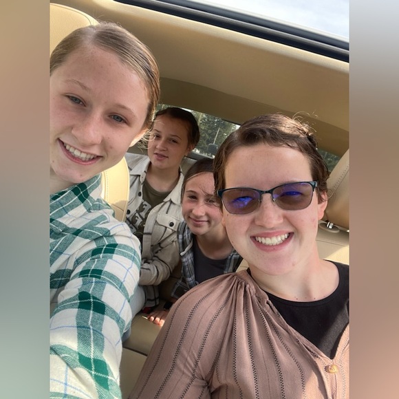 Meet your Posher, Faith - Picture 8 of 16